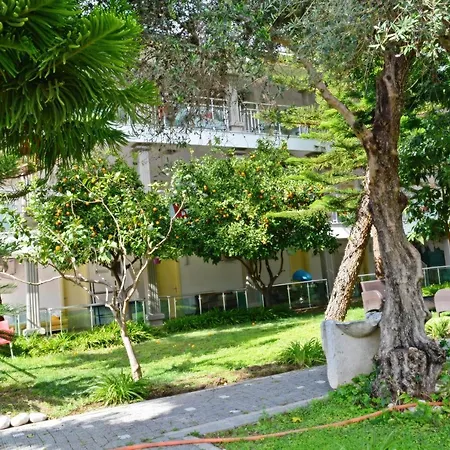 Clover Magic Nova Otel Side
