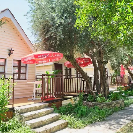 Clover Magic Nova Otel Side
