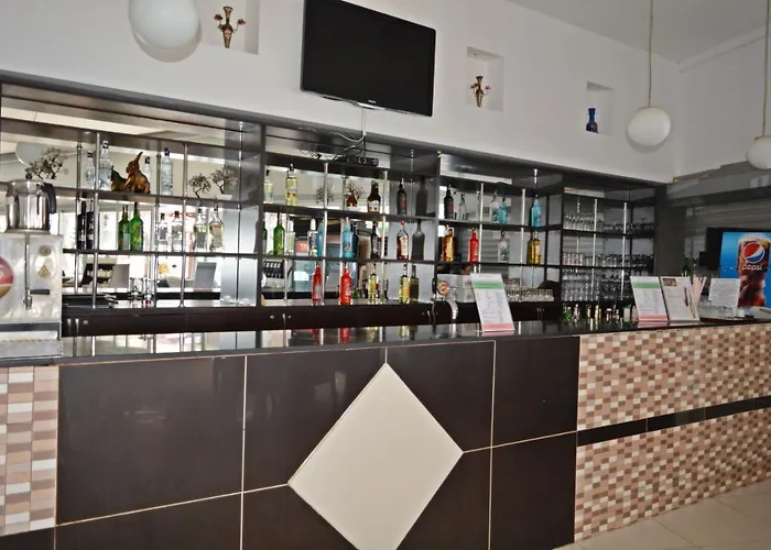 Hotel Clover Magic Nova *